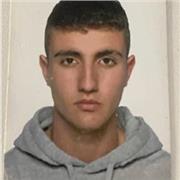 Hola soy un estudiante de 18 años con experiencia con niños. Ofrezco clases de lo que haga falta sobretodo a niños y niñas de primaria, Inglés, castellano, euskera, mates, geografía……